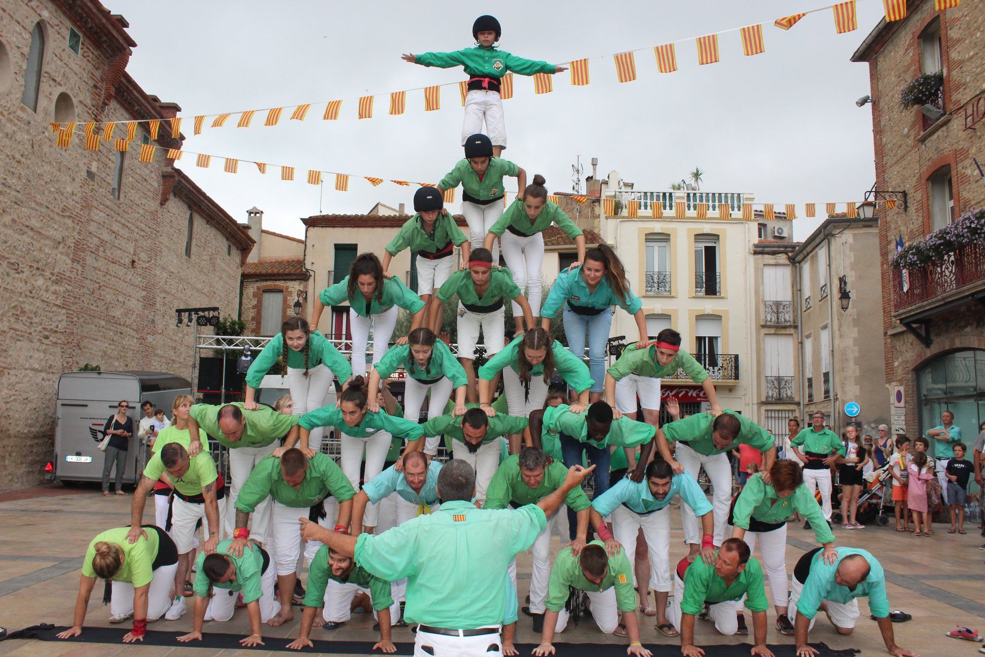 Castells i falcons al Palau