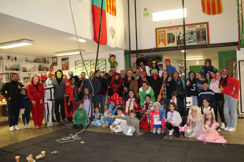 Assaig de falcons i carnaval